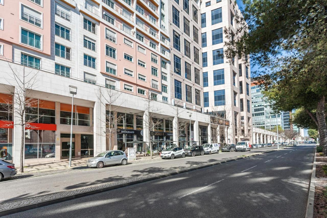 Central Orient Residence - Modern, Spacious And Sunny! By The River! Lisbon Exterior photo